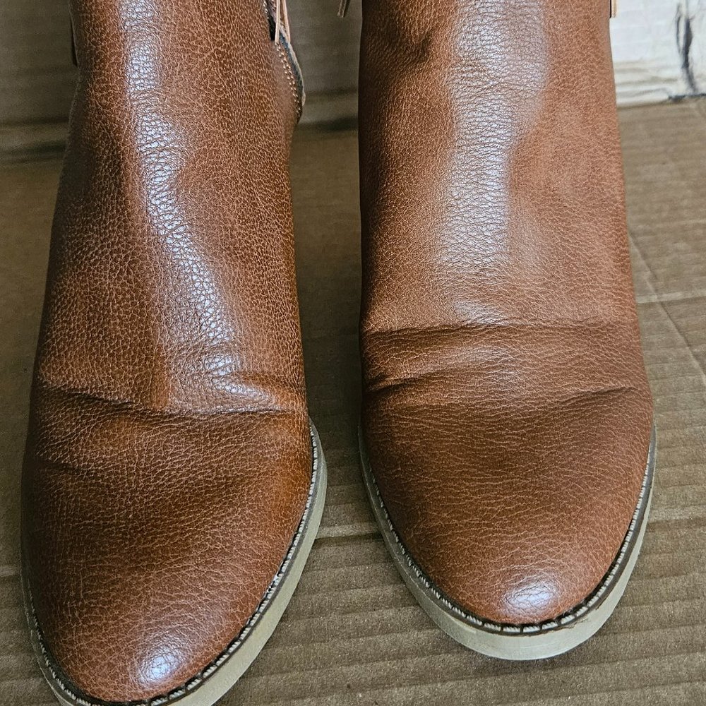 Universal Thread Brown Leather Ankle Boots - Size 9.5 - Used